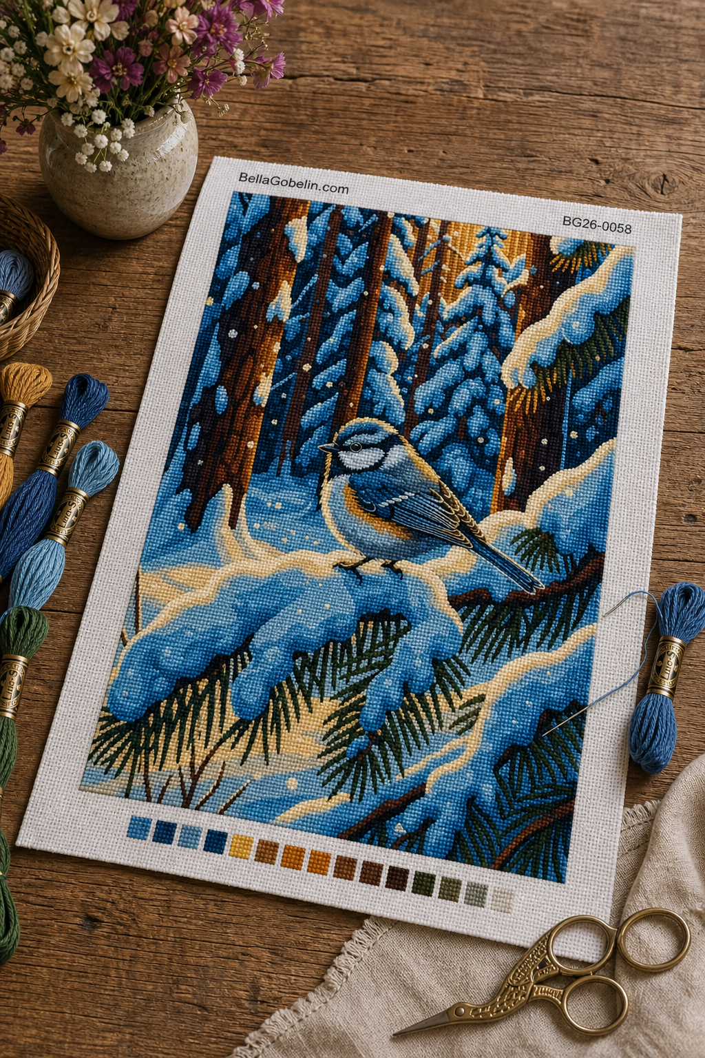 Winterschneeganz mit Vogel im Schnee